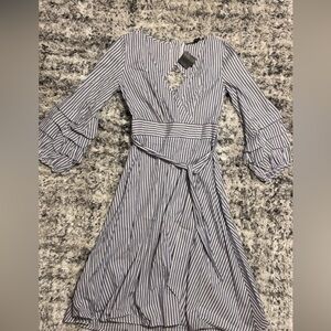 Forever 21 Blue Striped Long Sleeve Dress